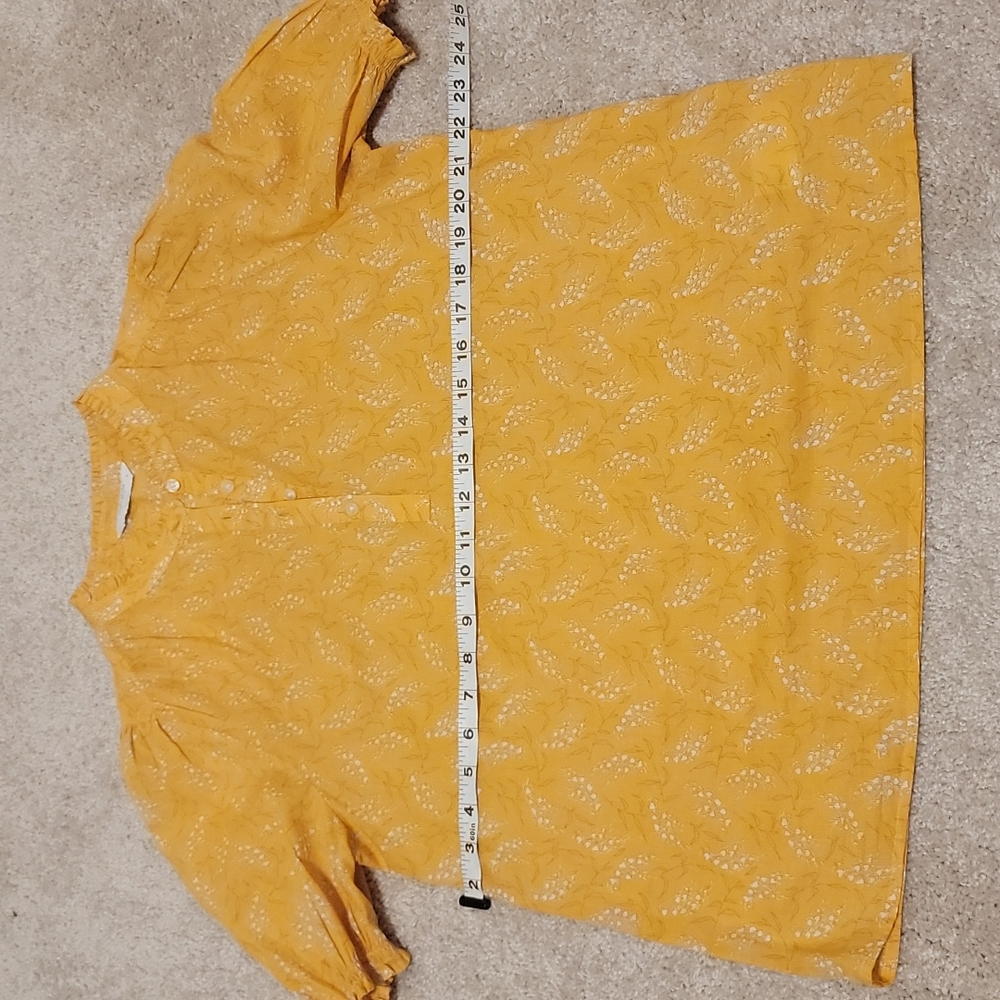 Lucky Brand Women's Short Sleeve Blouse. Medium, Color: Yellow - Picture 5 of 7